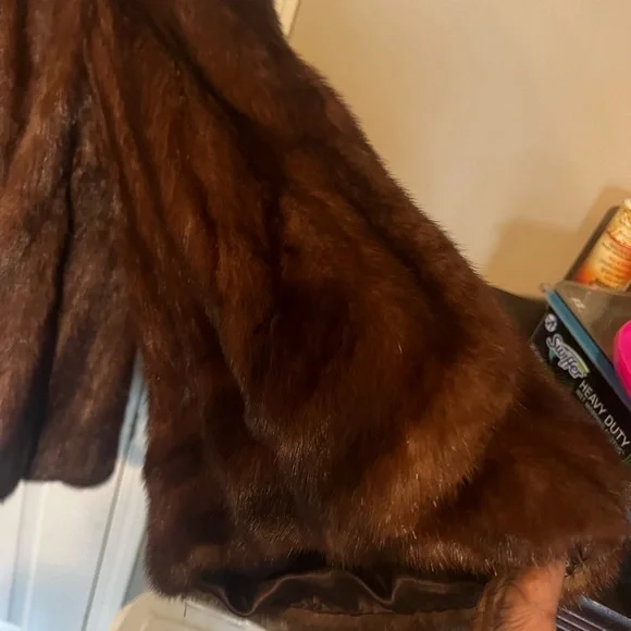 Ladies Gorgeous Natural Brown Mink Jacket - Picture 5 of 7